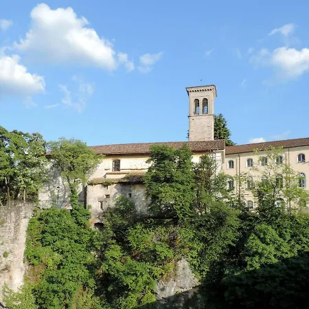 Apartamento Il Giardino Segreto-5 By Interhome