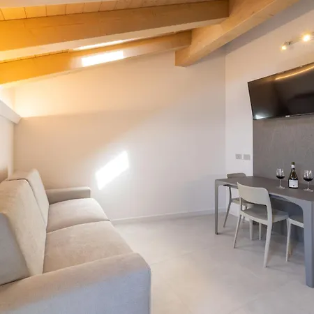 Apartamento Il Giardino Segreto-5 By Interhome